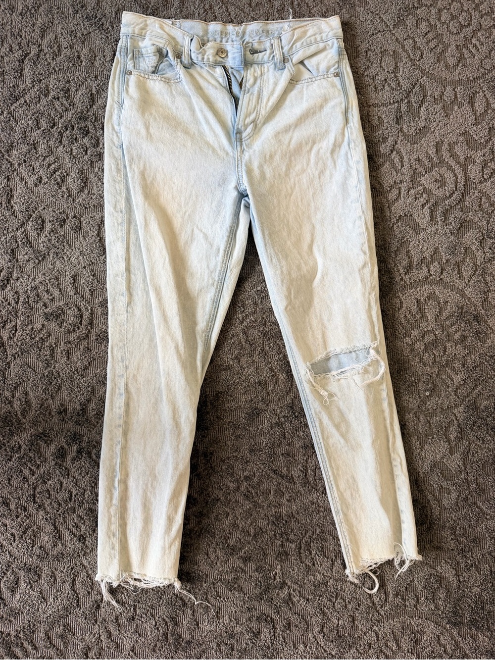 American Eagle Outfitters Light Wash Distressed Cropped Jeans